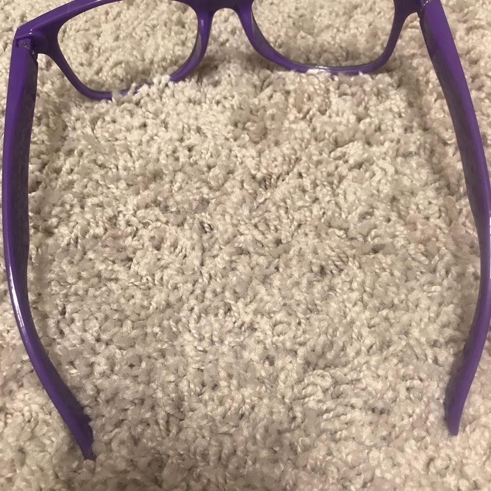 Glasses 👓 - Picture 3 of 4
